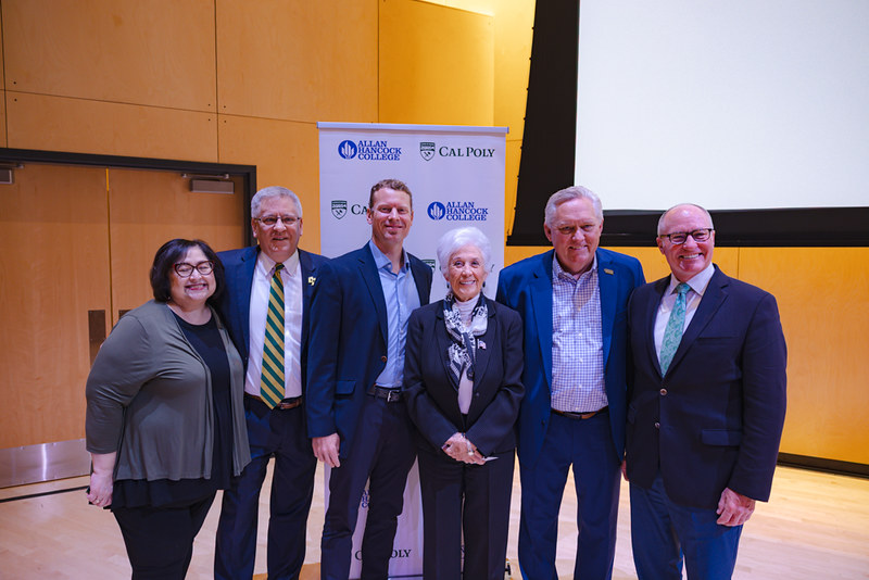 Group photo of Asm. Hart with attendees
